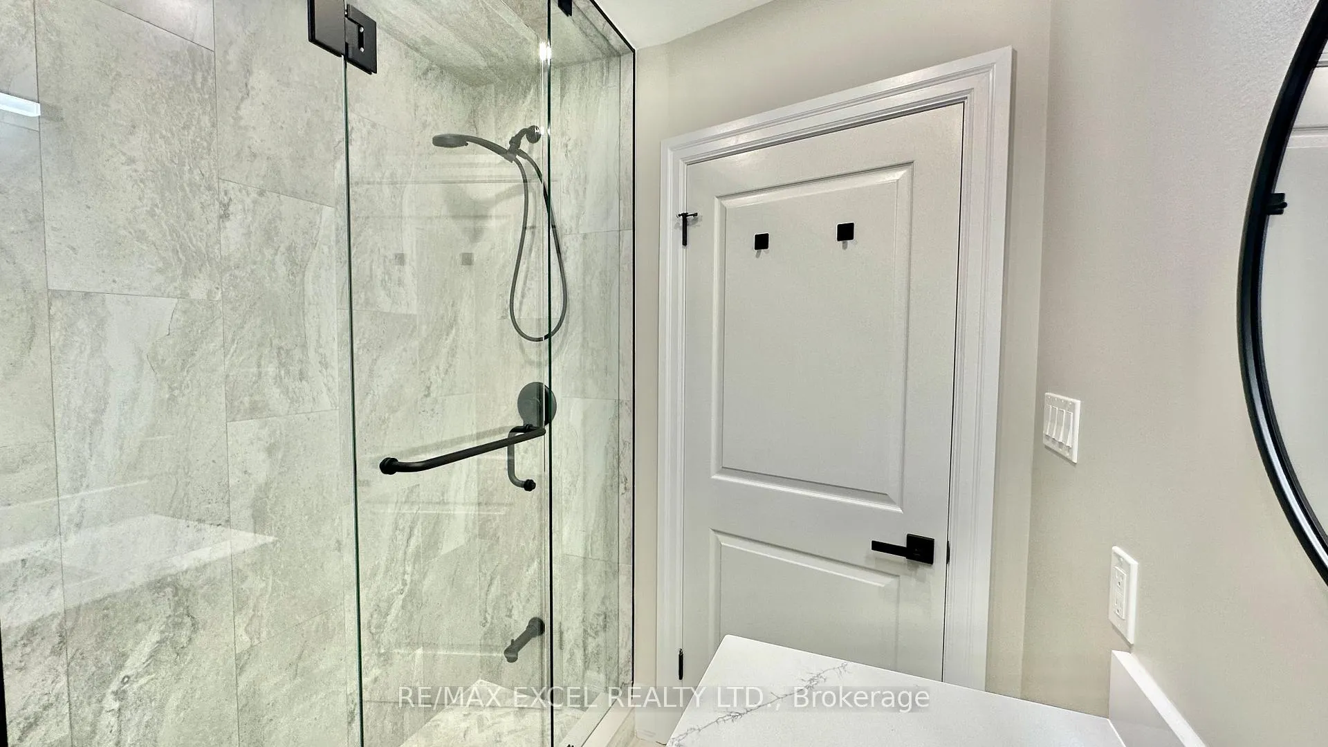Photo 5 of Unit 3, 617 College Street, Toronto, Trinity-Bellwoods — HOMEH