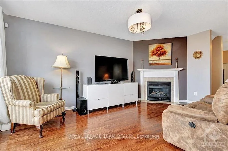 Photo 4 of 1086 Marconi Avenue, Ottawa, Kanata - Morgan's Grant/South March — HOMEH