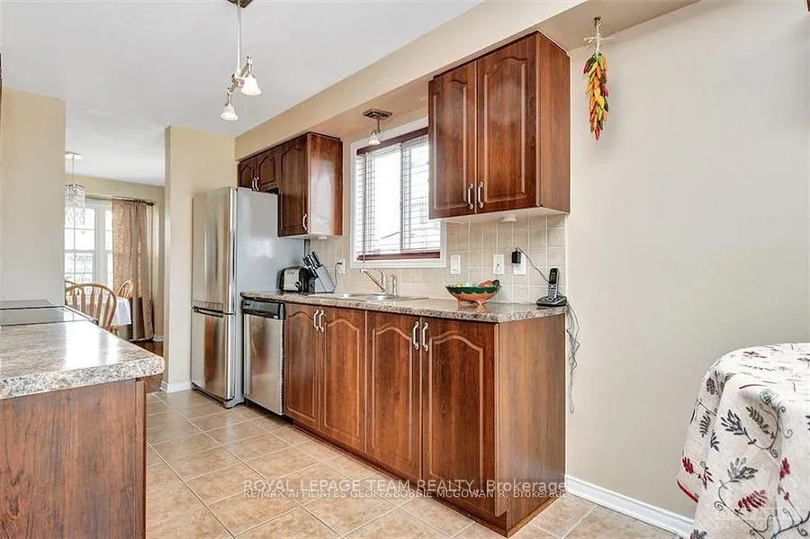 Photo 10 of 1086 Marconi Avenue, Ottawa, Kanata - Morgan's Grant/South March — HOMEH