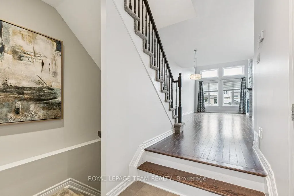 Photo 3 of 525 Rowers Way, Ottawa, Riverside South/Gloucester Glen — HOMEH