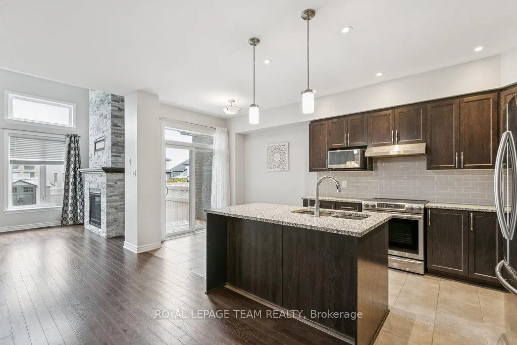 Photo 6 of 525 Rowers Way, Ottawa, Riverside South/Gloucester Glen — HOMEH