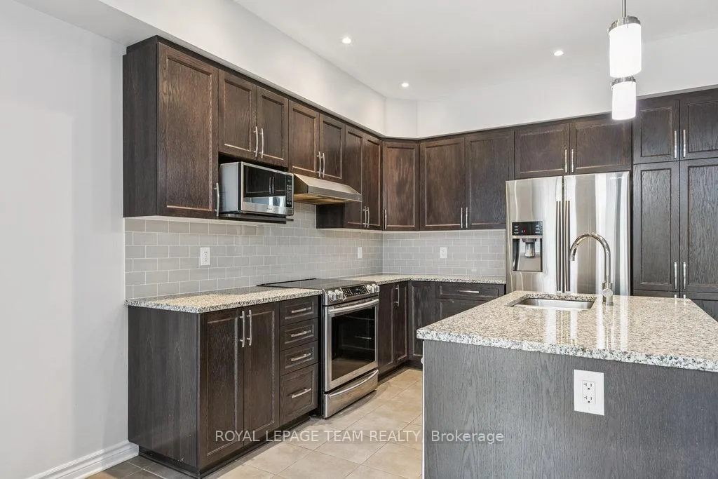 Photo 8 of 525 Rowers Way, Ottawa, Riverside South/Gloucester Glen — HOMEH