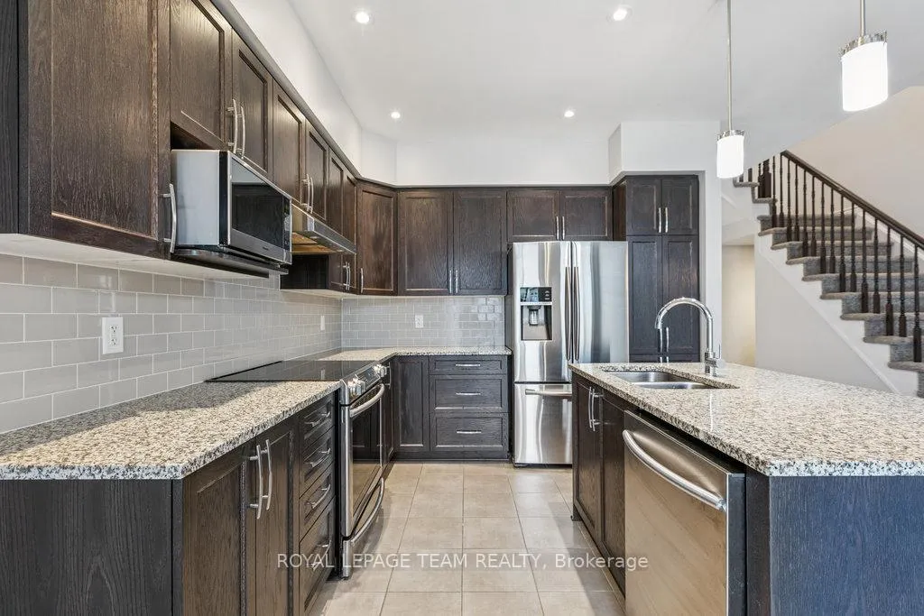 Photo 9 of 525 Rowers Way, Ottawa, Riverside South/Gloucester Glen — HOMEH