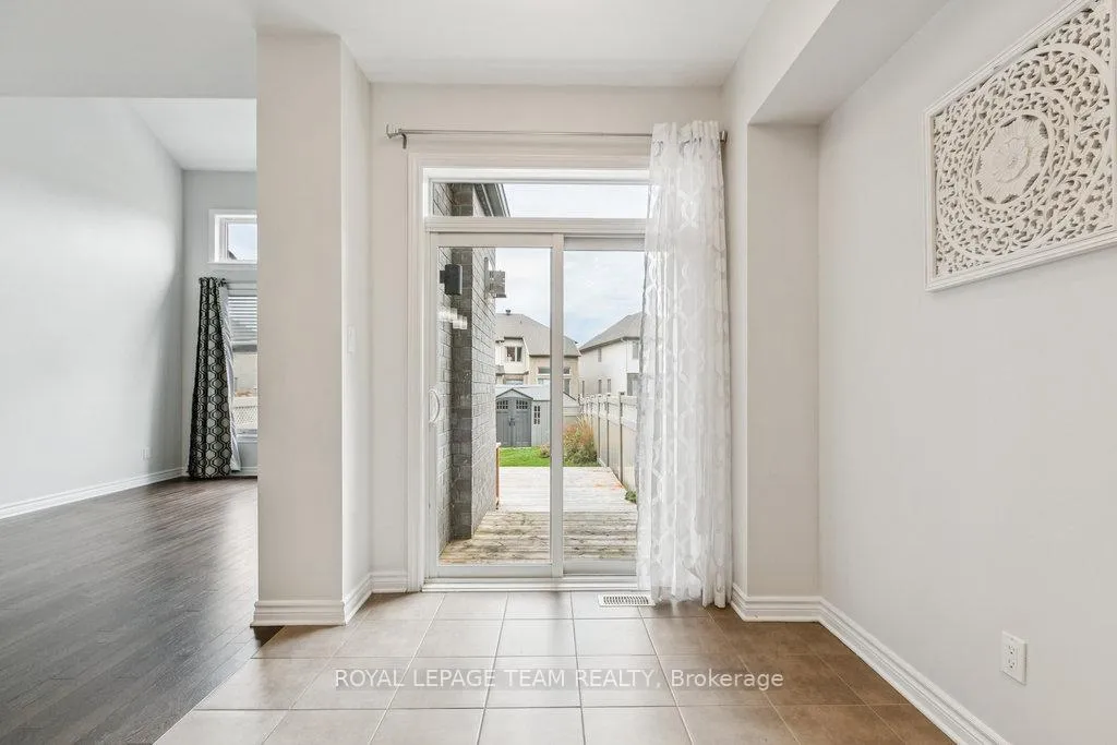 Photo 11 of 525 Rowers Way, Ottawa, Riverside South/Gloucester Glen — HOMEH