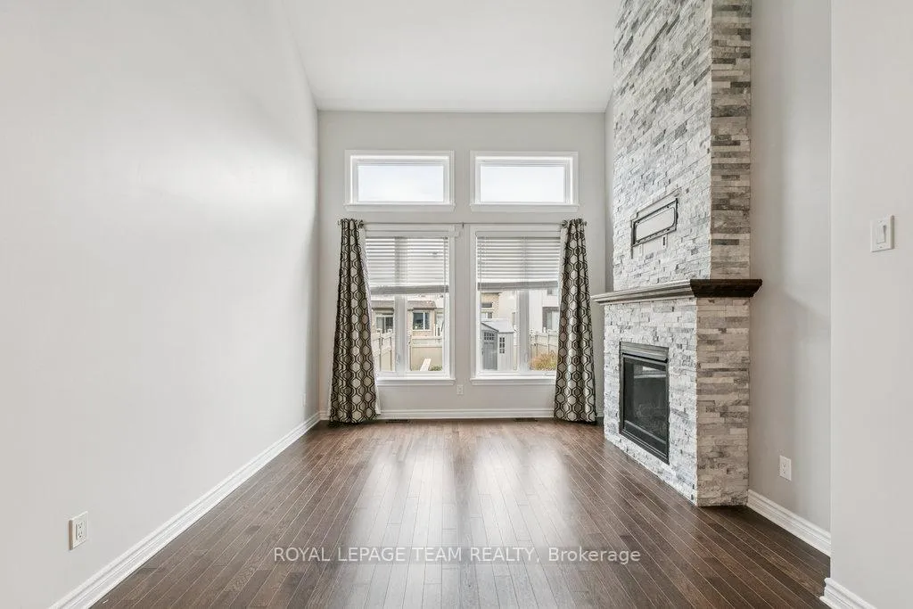 Photo 13 of 525 Rowers Way, Ottawa, Riverside South/Gloucester Glen — HOMEH