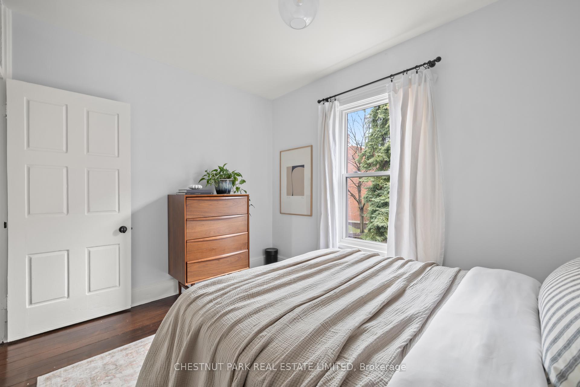 Photo 18 of 632 Wellington Street W, Toronto, Niagara — HOMEH
