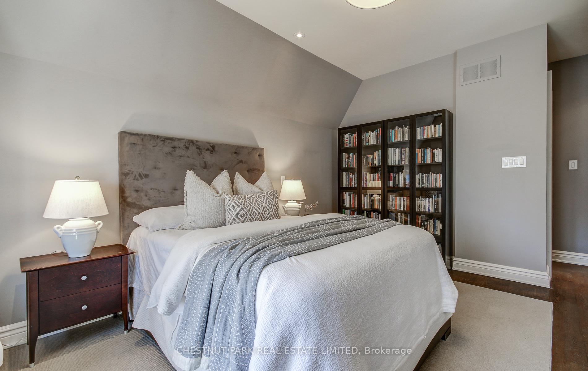 Photo 29 of 249 Sheldrake Boulevard, Toronto, Lawrence Park South — HOMEH