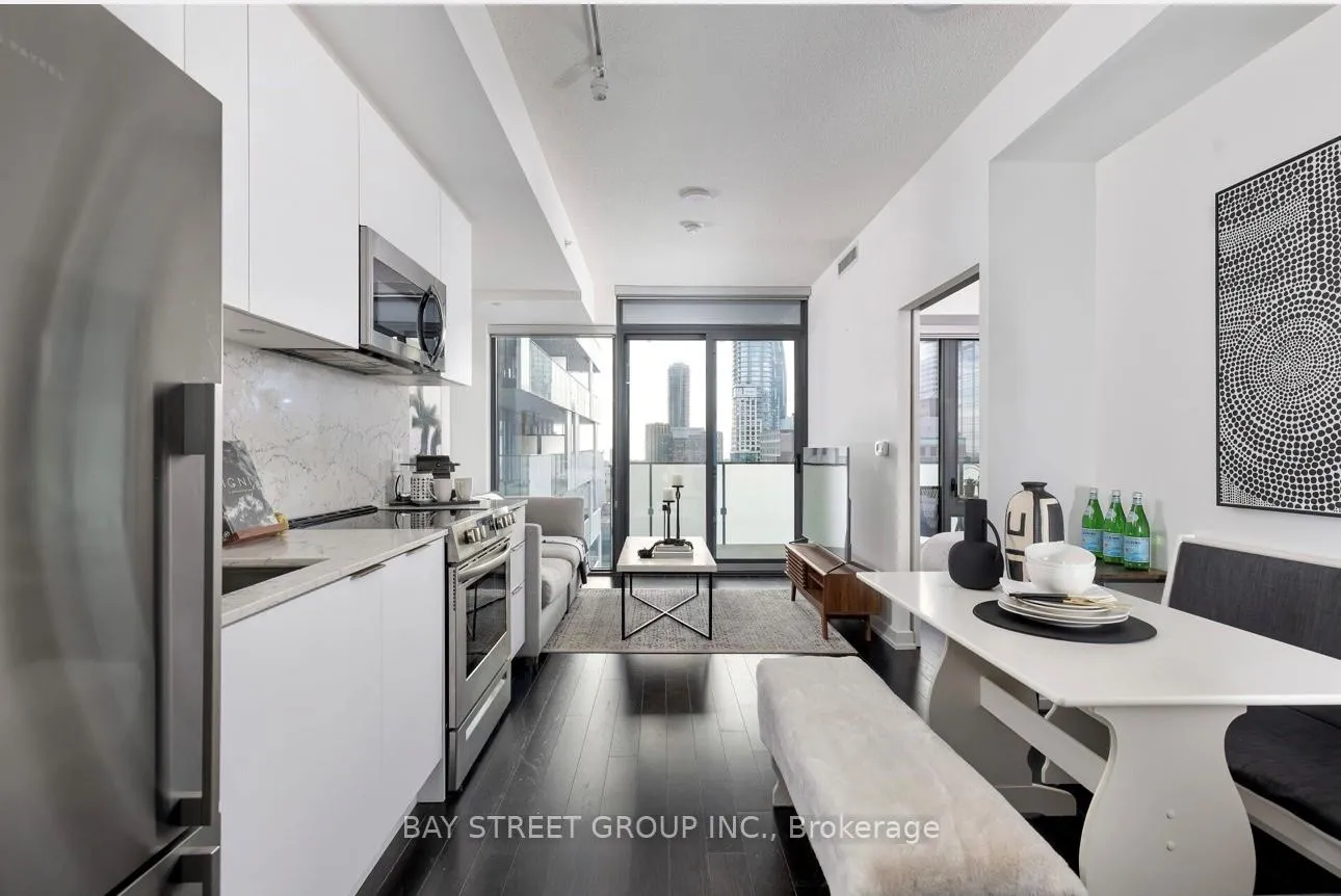 Front of Unit 2208, 25 Richmond Street E