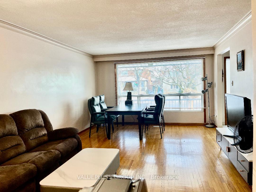 Photo 4 of Unit Main, 72 Corinthian Boulevard, Scarborough, L'Amoreaux — HOMEH