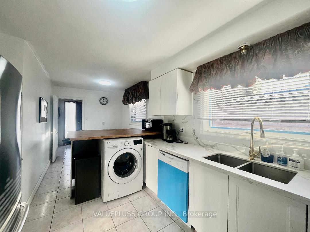Photo 6 of Unit Main, 72 Corinthian Boulevard, Scarborough, L'Amoreaux — HOMEH