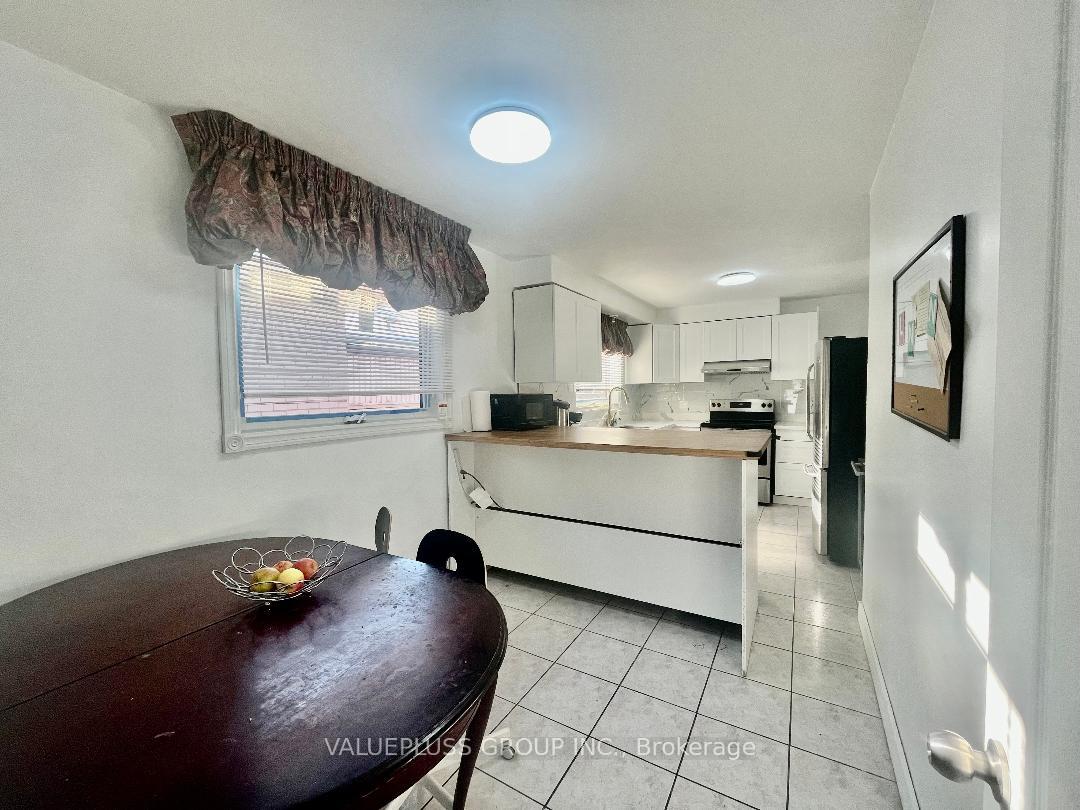 Photo 8 of Unit Main, 72 Corinthian Boulevard, Scarborough, L'Amoreaux — HOMEH