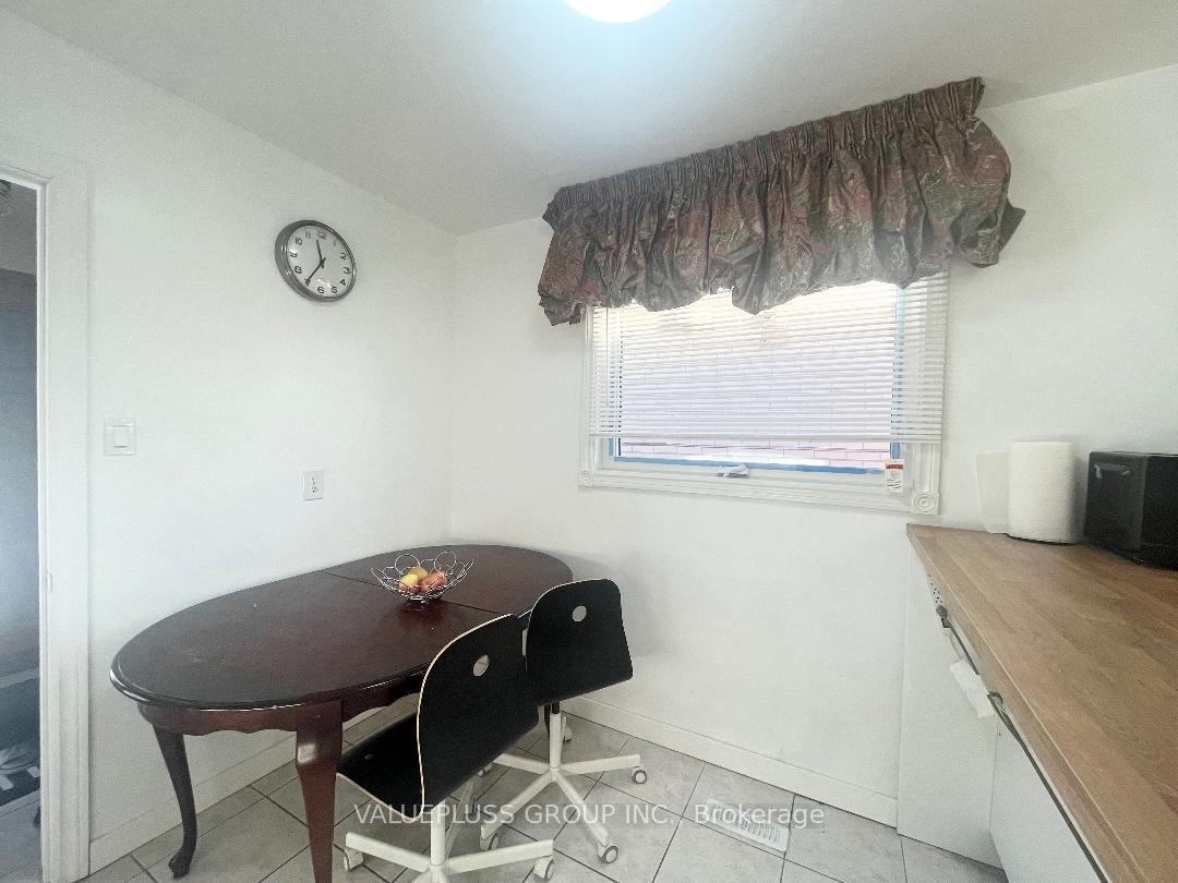 Photo 9 of Unit Main, 72 Corinthian Boulevard, Scarborough, L'Amoreaux — HOMEH