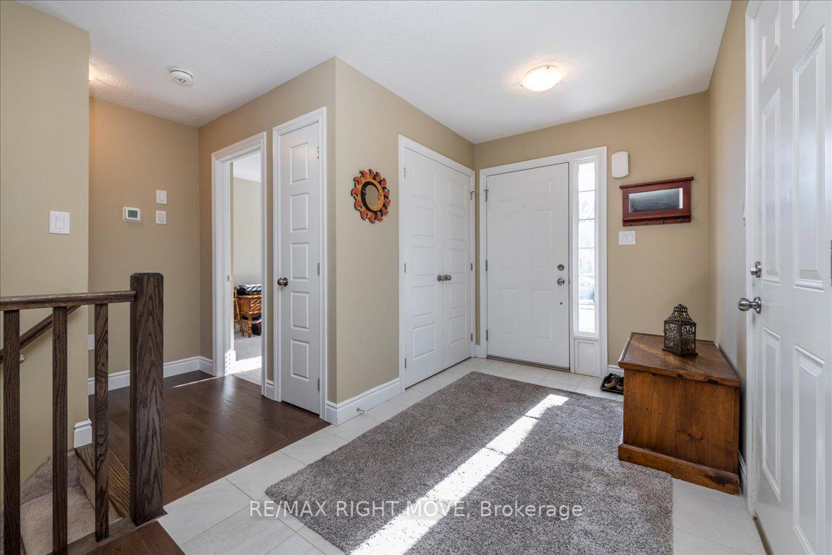 Photo 13 of 26 Hunter Avenue, Tay, Victoria Harbour — HOMEH