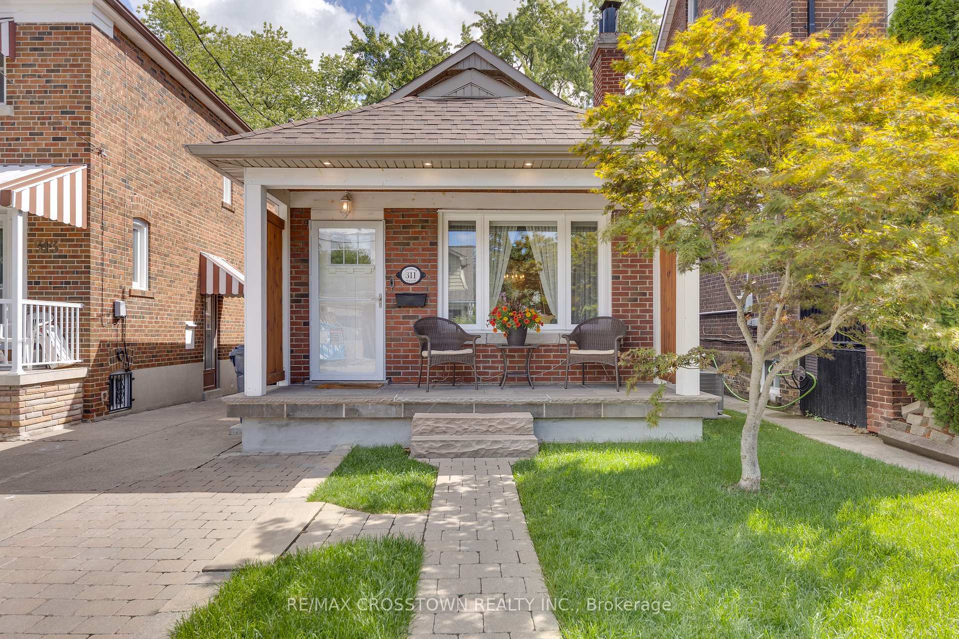 Front of 311 Chisholm Avenue