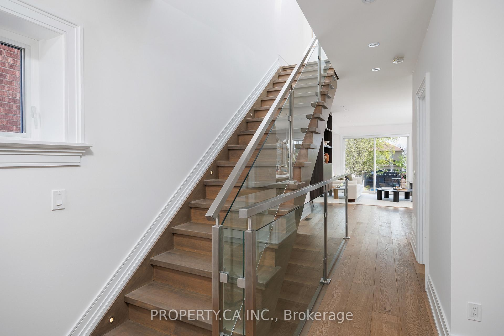 Photo 15 of 129 Fairlawn Avenue, Toronto, Lawrence Park North — HOMEH