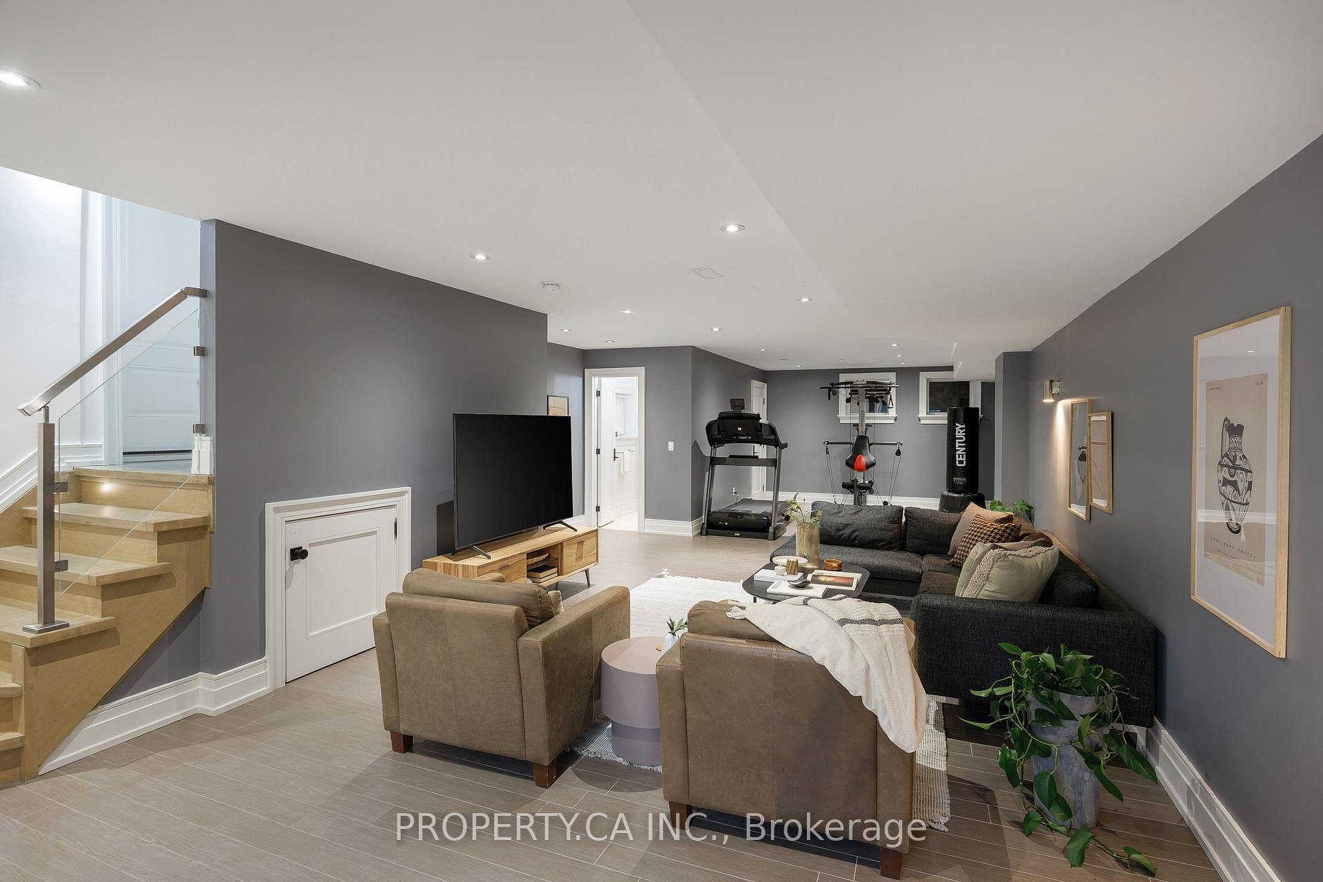 Photo 26 of 129 Fairlawn Avenue, Toronto, Lawrence Park North — HOMEH