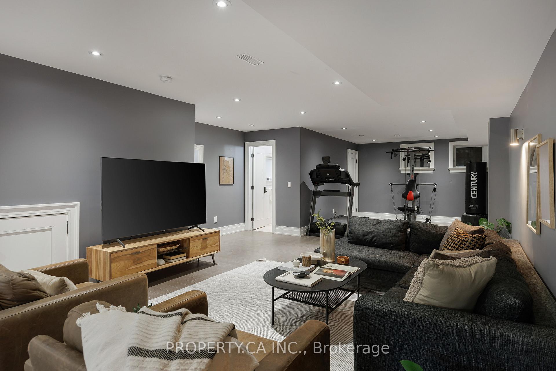 Photo 30 of 129 Fairlawn Avenue, Toronto, Lawrence Park North — HOMEH
