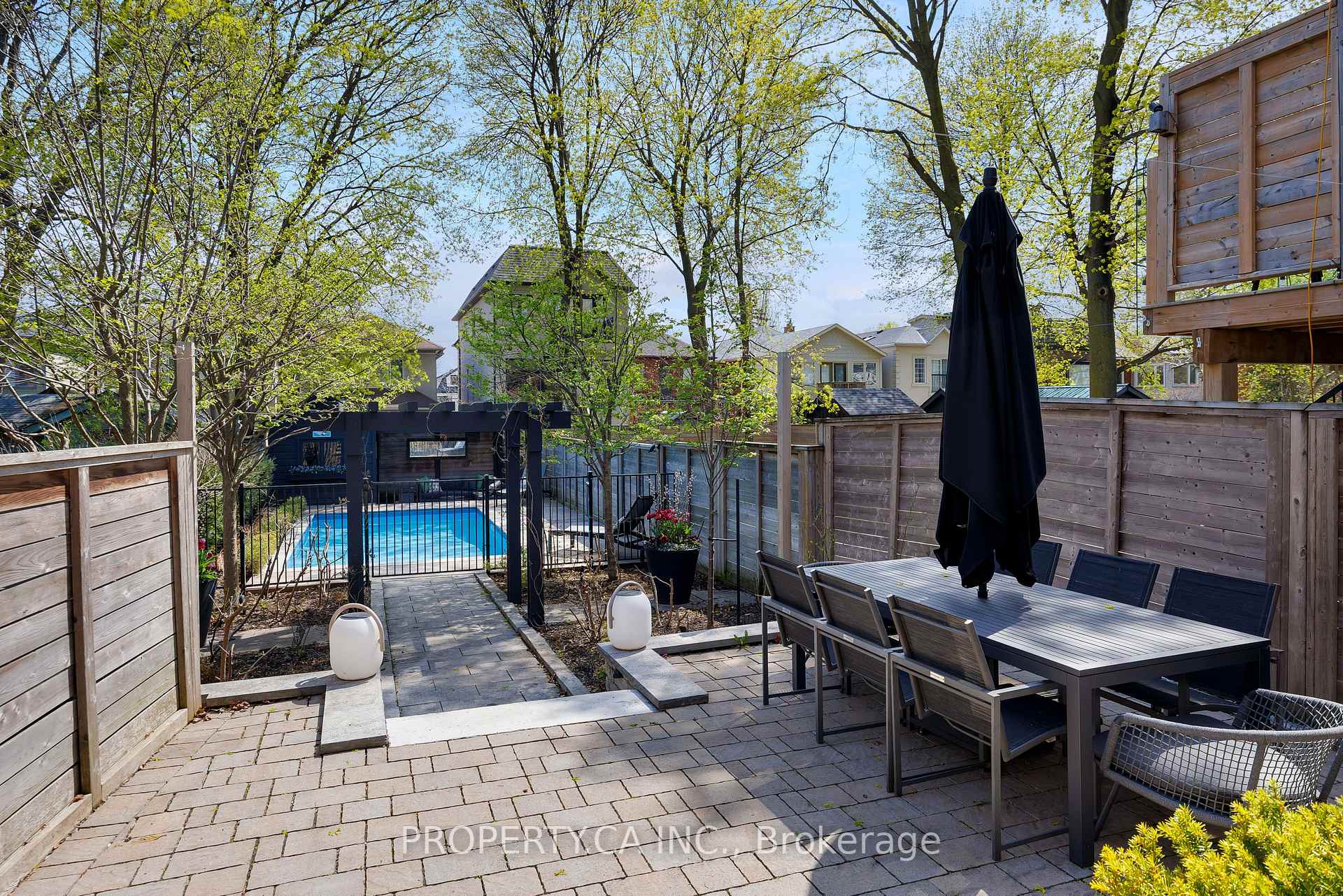 Photo 35 of 129 Fairlawn Avenue, Toronto, Lawrence Park North — HOMEH