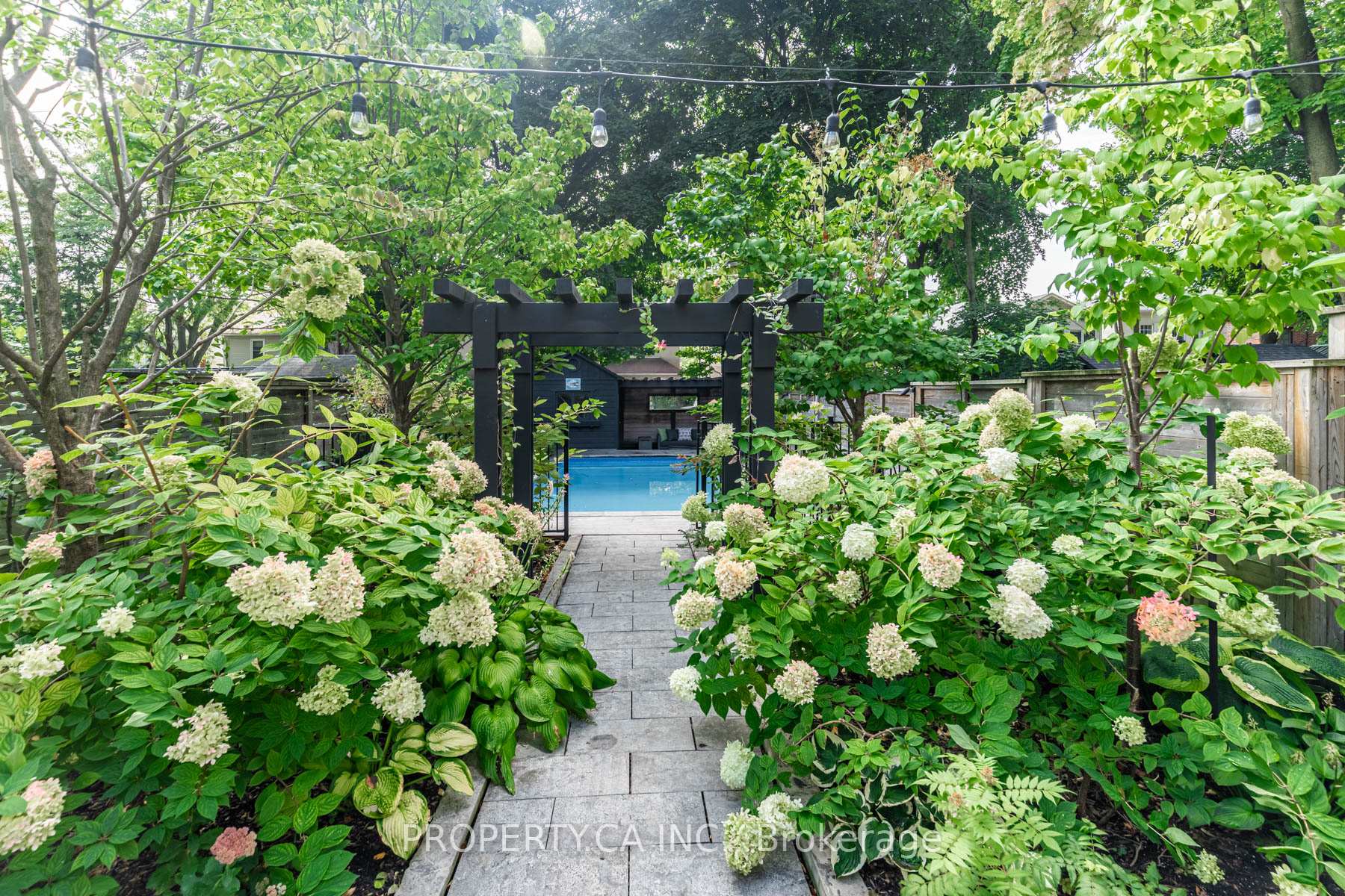 Photo 39 of 129 Fairlawn Avenue, Toronto, Lawrence Park North — HOMEH