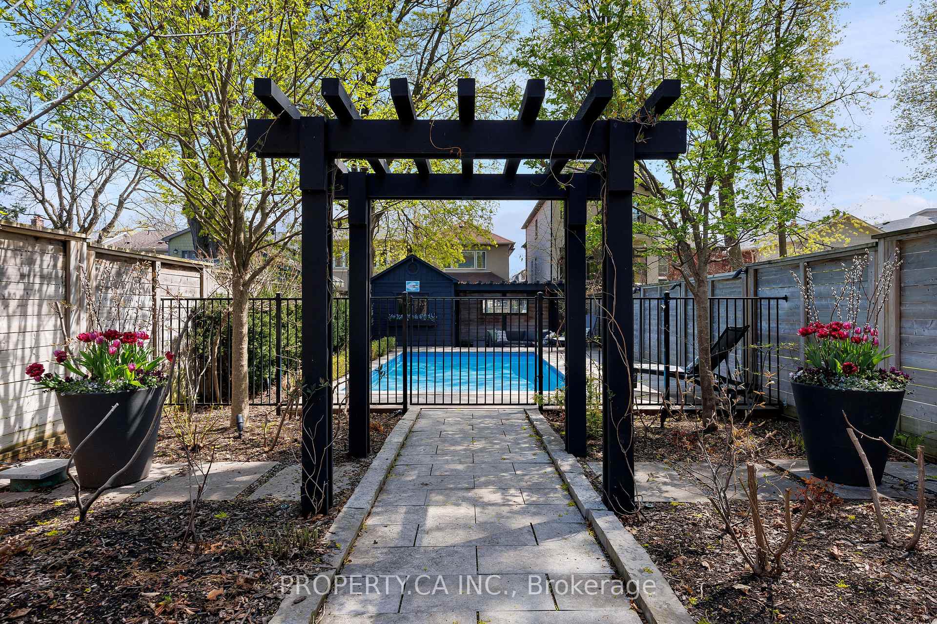 Photo 40 of 129 Fairlawn Avenue, Toronto, Lawrence Park North — HOMEH