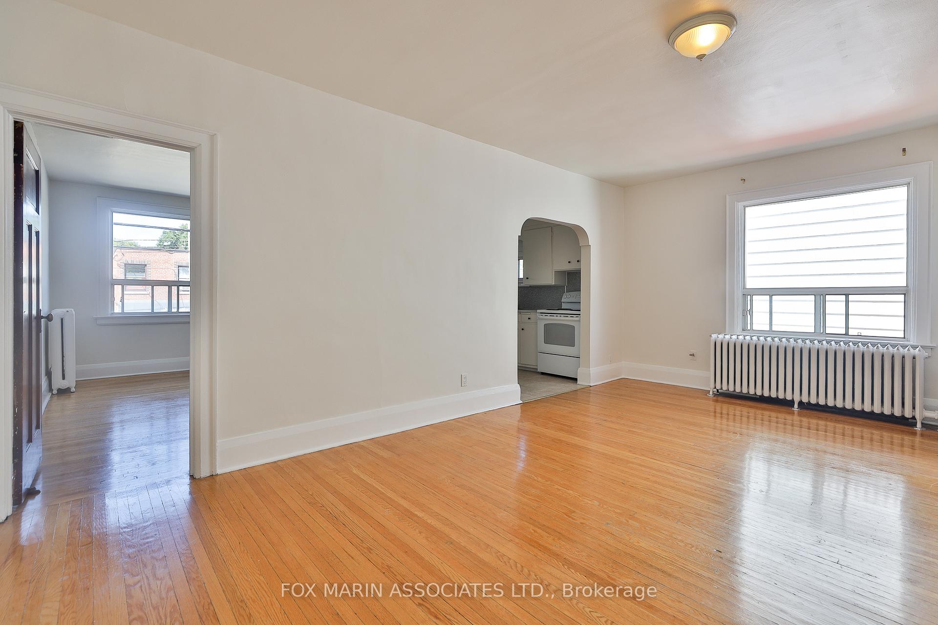 Photo 7 of 1215 Woodbine Avenue, Toronto, Woodbine-Lumsden — HOMEH