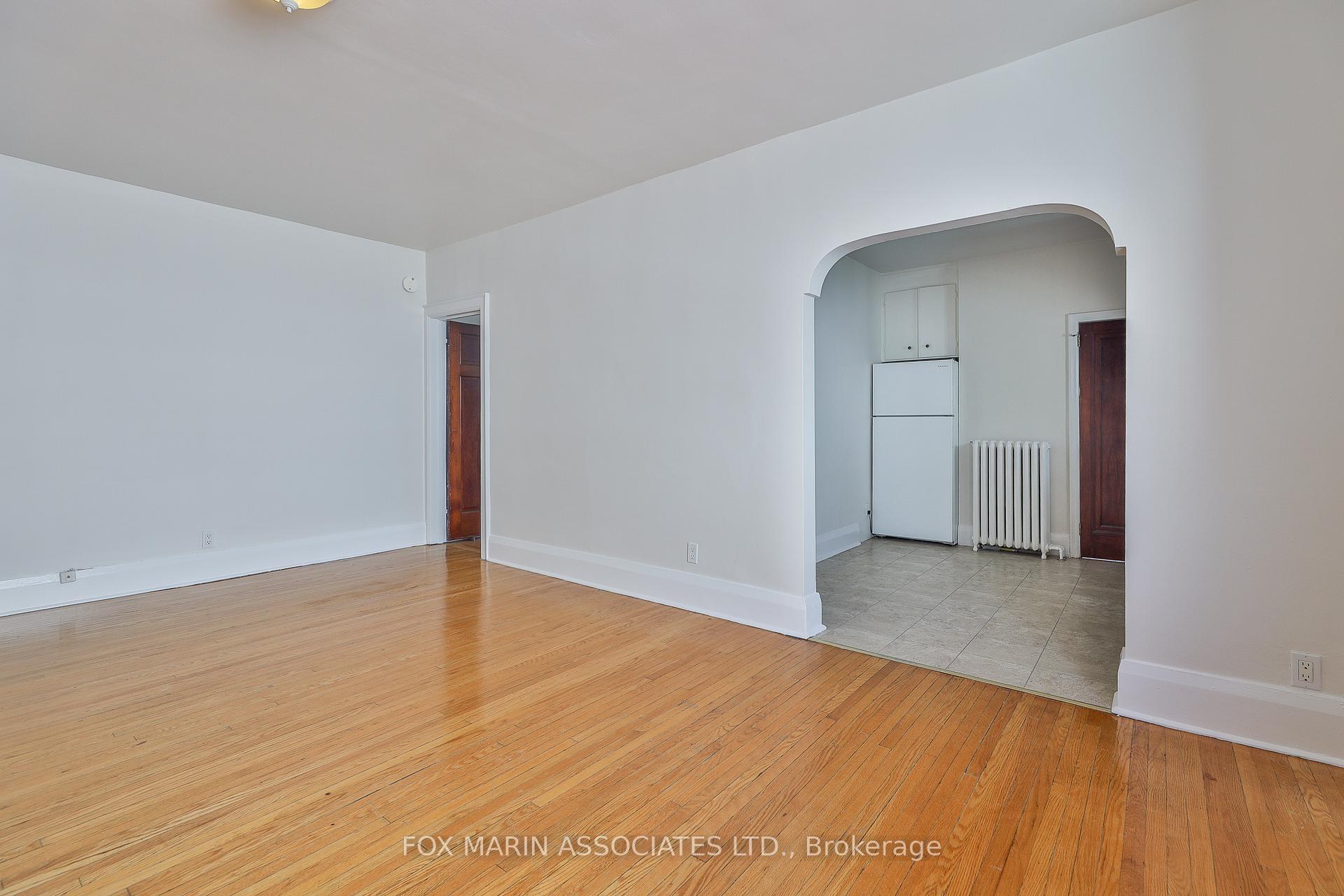 Photo 11 of 1215 Woodbine Avenue, Toronto, Woodbine-Lumsden — HOMEH