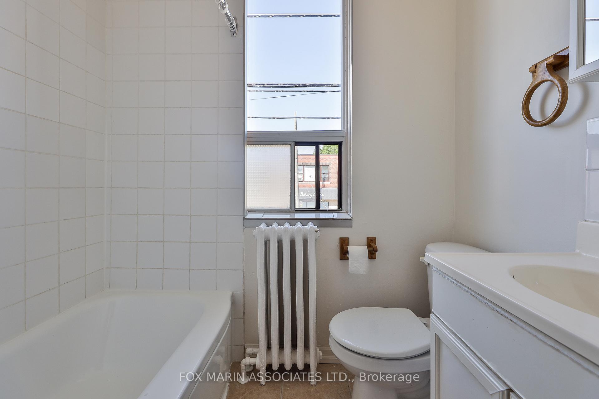 Photo 16 of 1215 Woodbine Avenue, Toronto, Woodbine-Lumsden — HOMEH