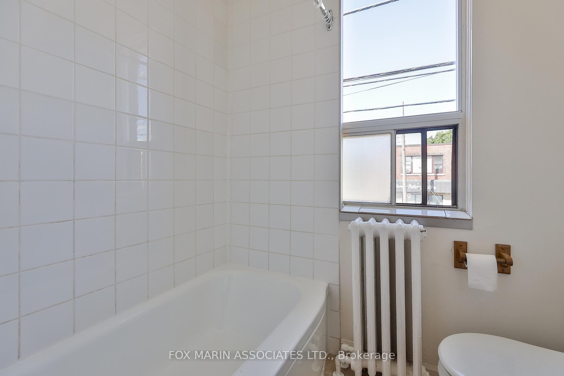 Photo 17 of 1215 Woodbine Avenue, Toronto, Woodbine-Lumsden — HOMEH