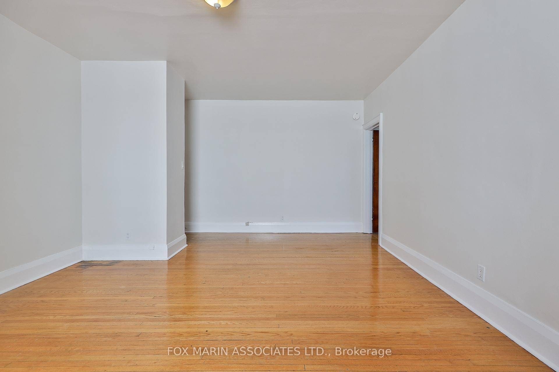 Photo 19 of 1215 Woodbine Avenue, Toronto, Woodbine-Lumsden — HOMEH