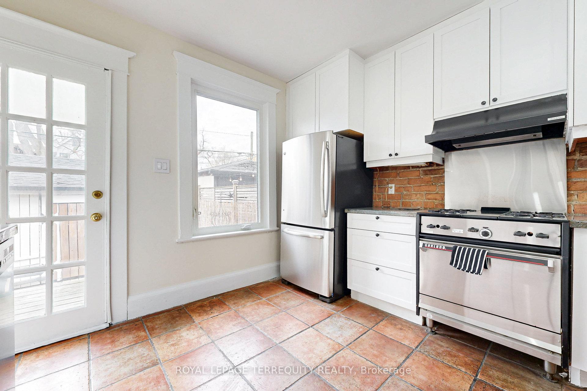 Photo 9 of 40 Strathcona Avenue, Toronto, North Riverdale — HOMEH