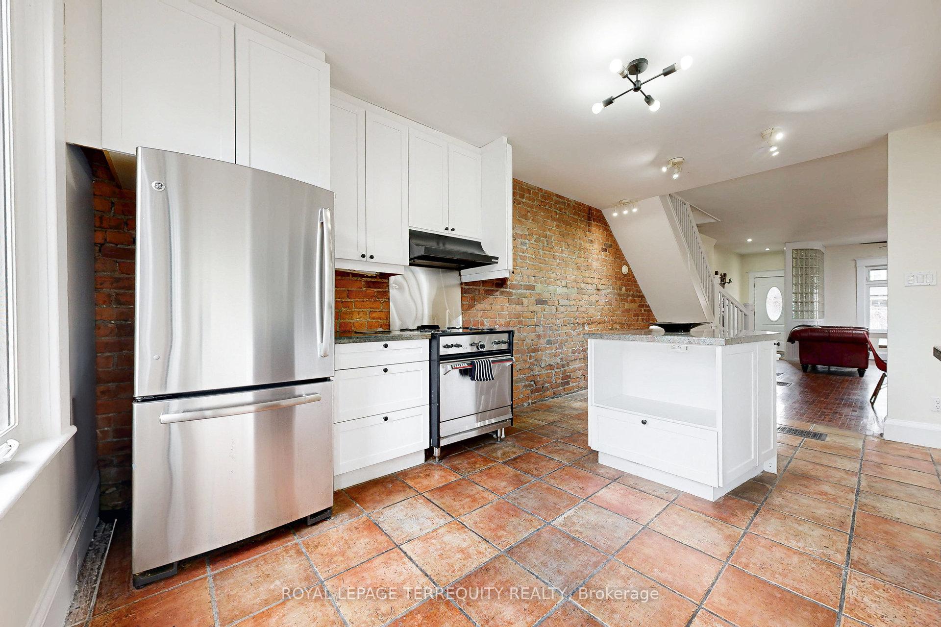 Photo 11 of 40 Strathcona Avenue, Toronto, North Riverdale — HOMEH