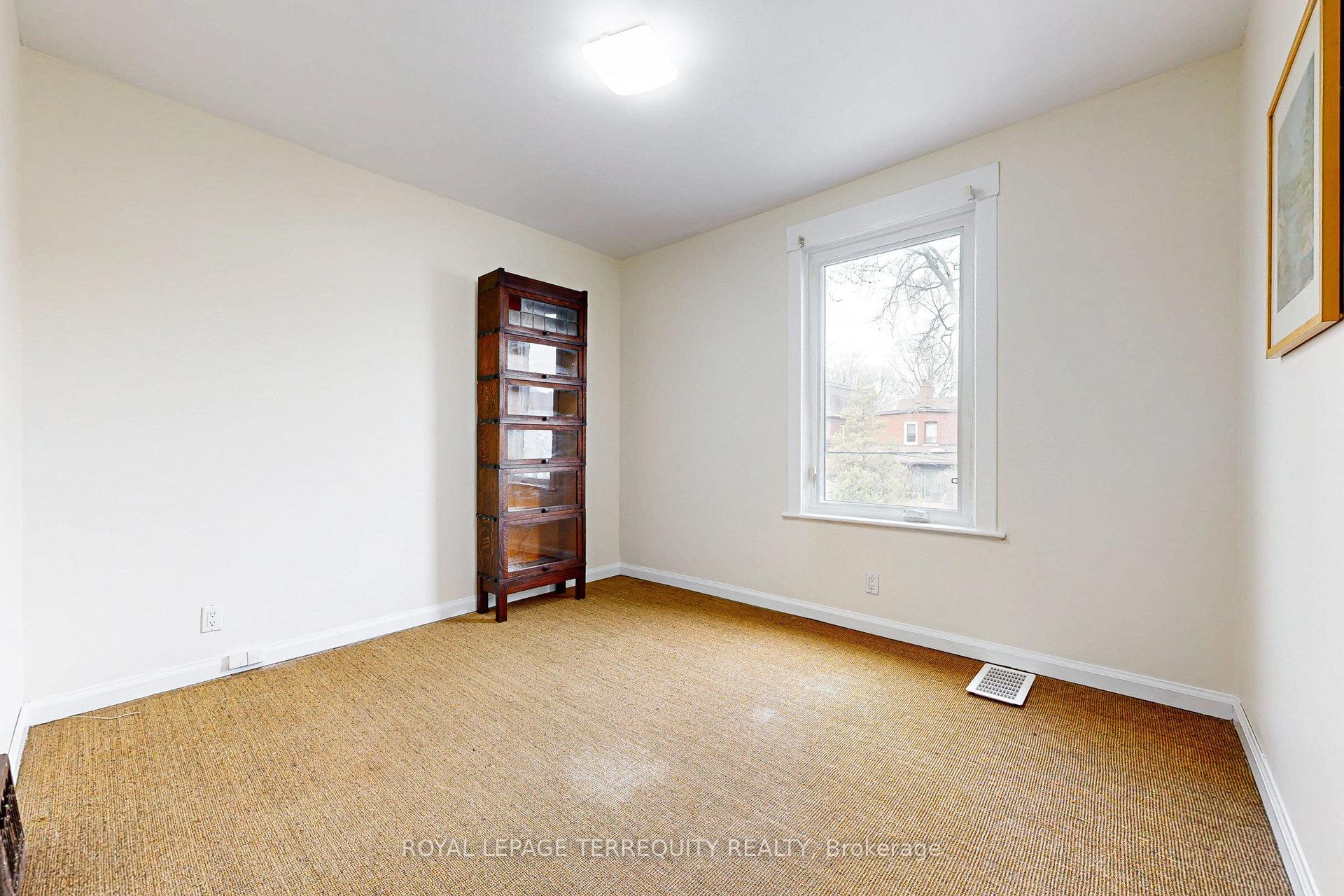 Photo 14 of 40 Strathcona Avenue, Toronto, North Riverdale — HOMEH