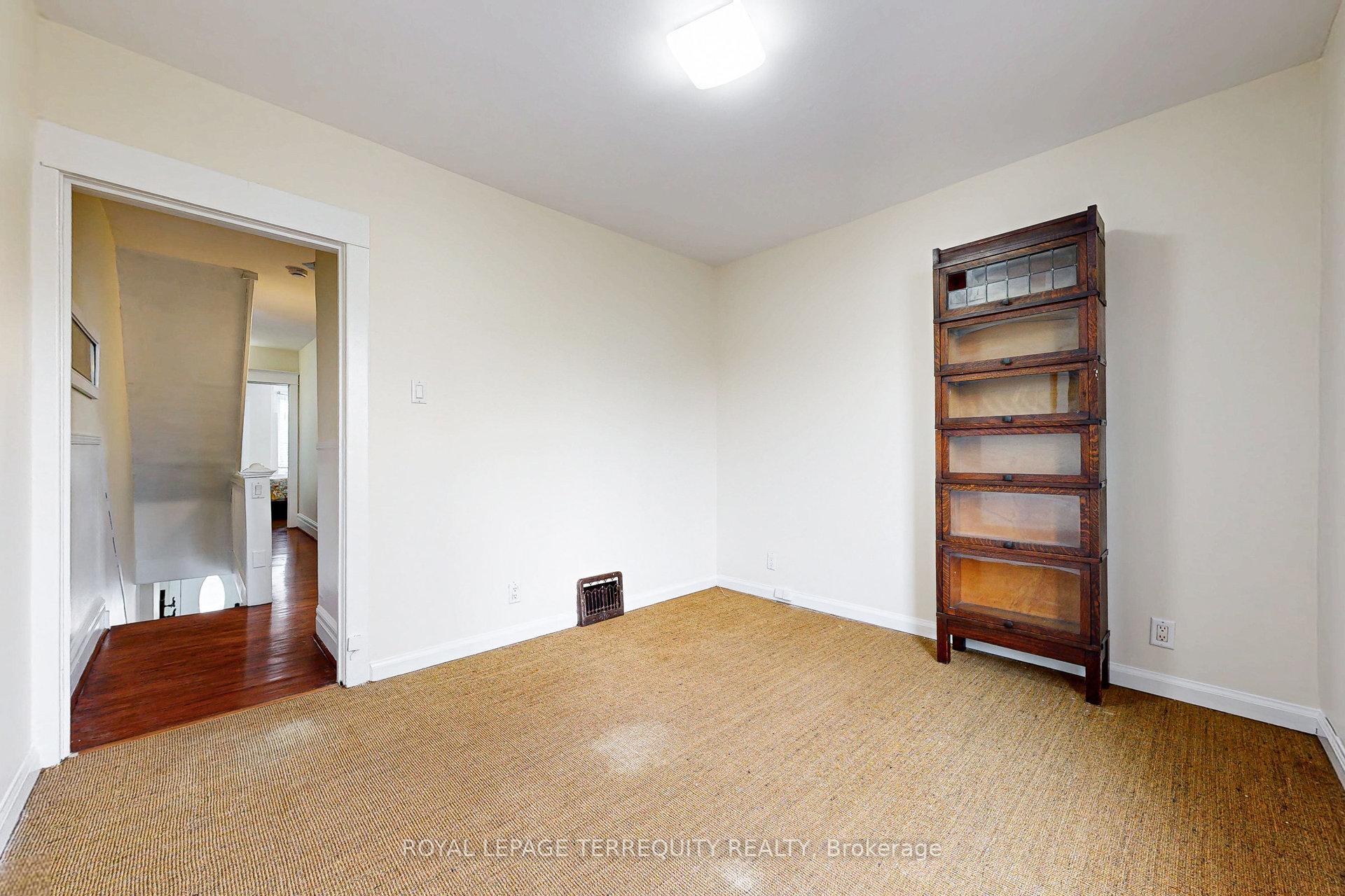Photo 15 of 40 Strathcona Avenue, Toronto, North Riverdale — HOMEH