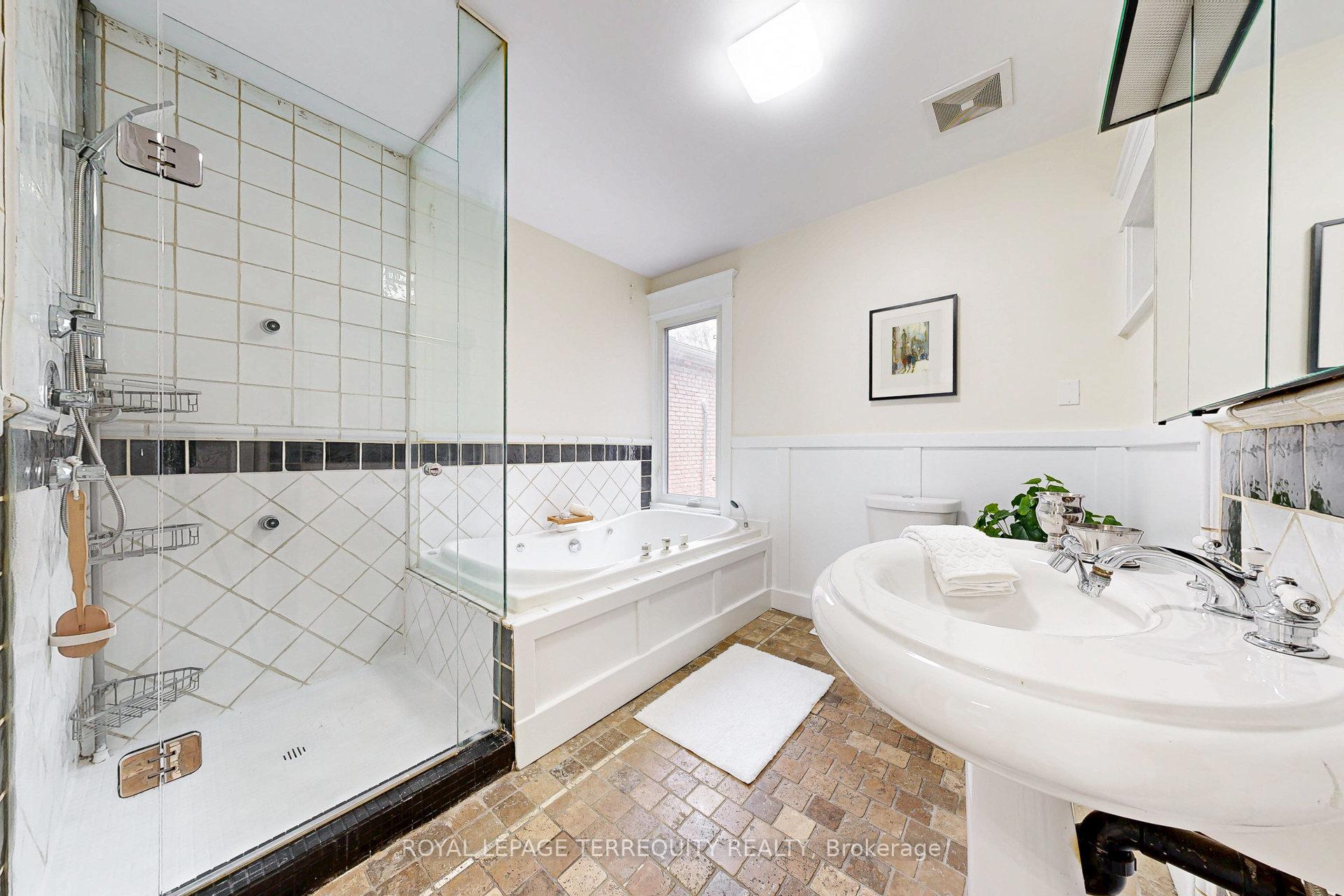Photo 19 of 40 Strathcona Avenue, Toronto, North Riverdale — HOMEH