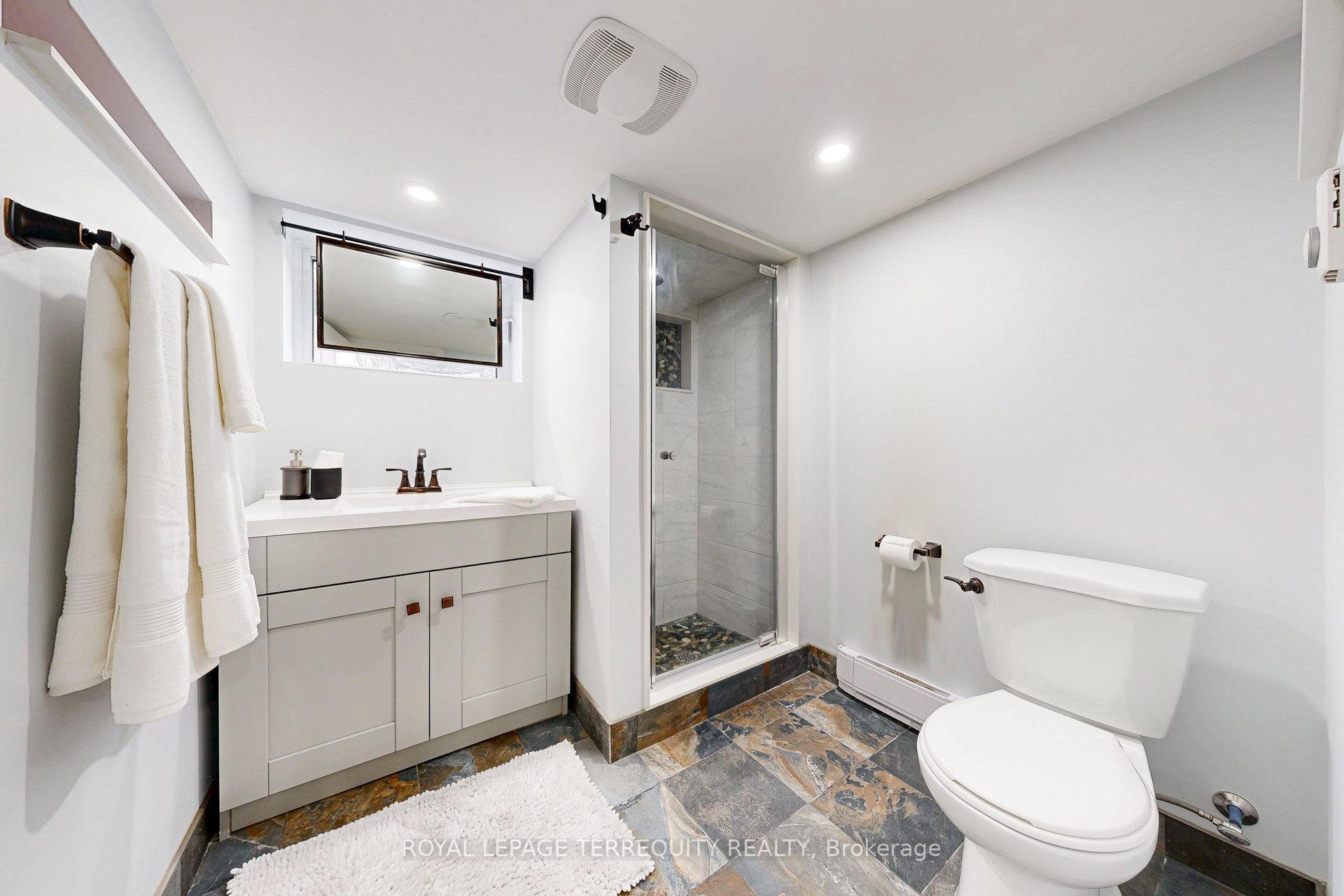 Photo 32 of 40 Strathcona Avenue, Toronto, North Riverdale — HOMEH