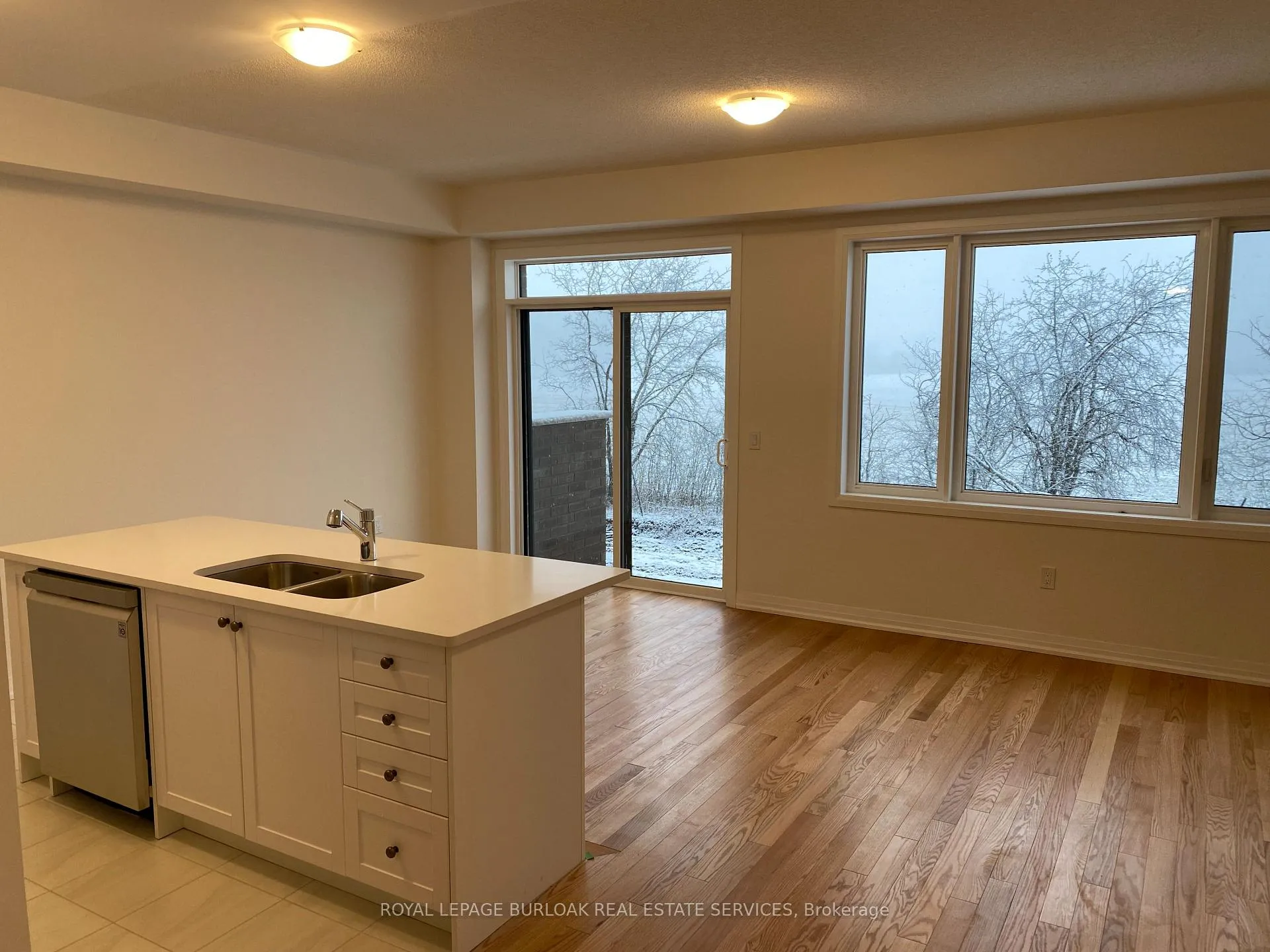 Photo 11 of 70 Freedom Crescent, Hamilton, Airport Employment Area — HOMEH