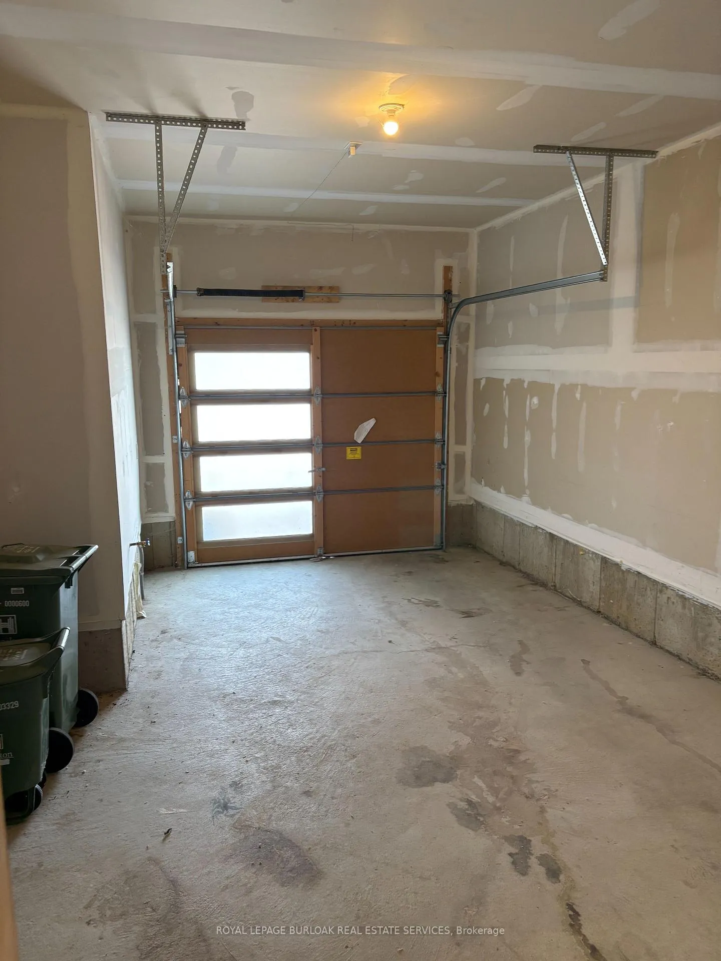 Photo 31 of 70 Freedom Crescent, Hamilton, Airport Employment Area — HOMEH