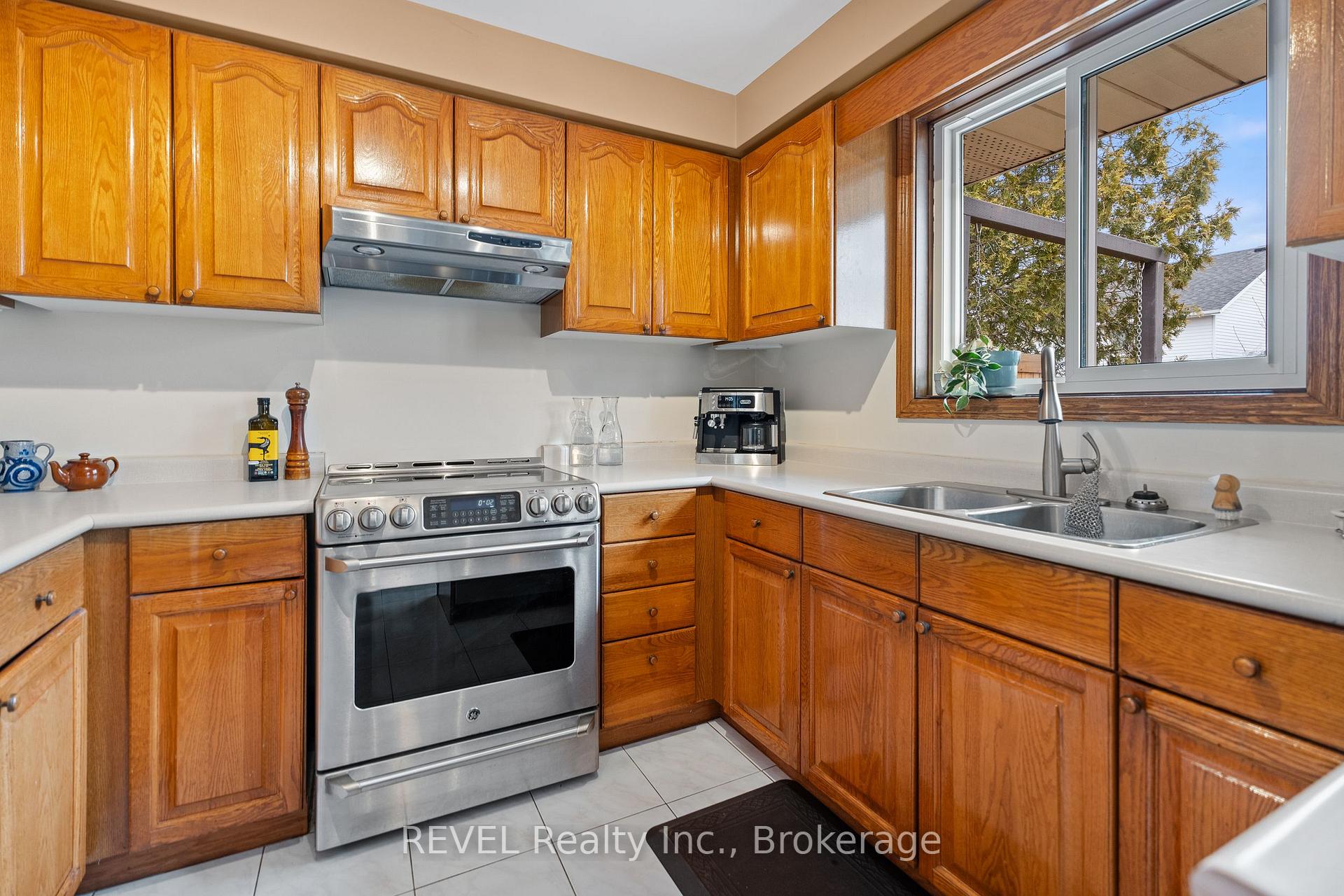 Photo 10 of 43 Flannery Lane, Thorold, Confederation Heights — HOMEH