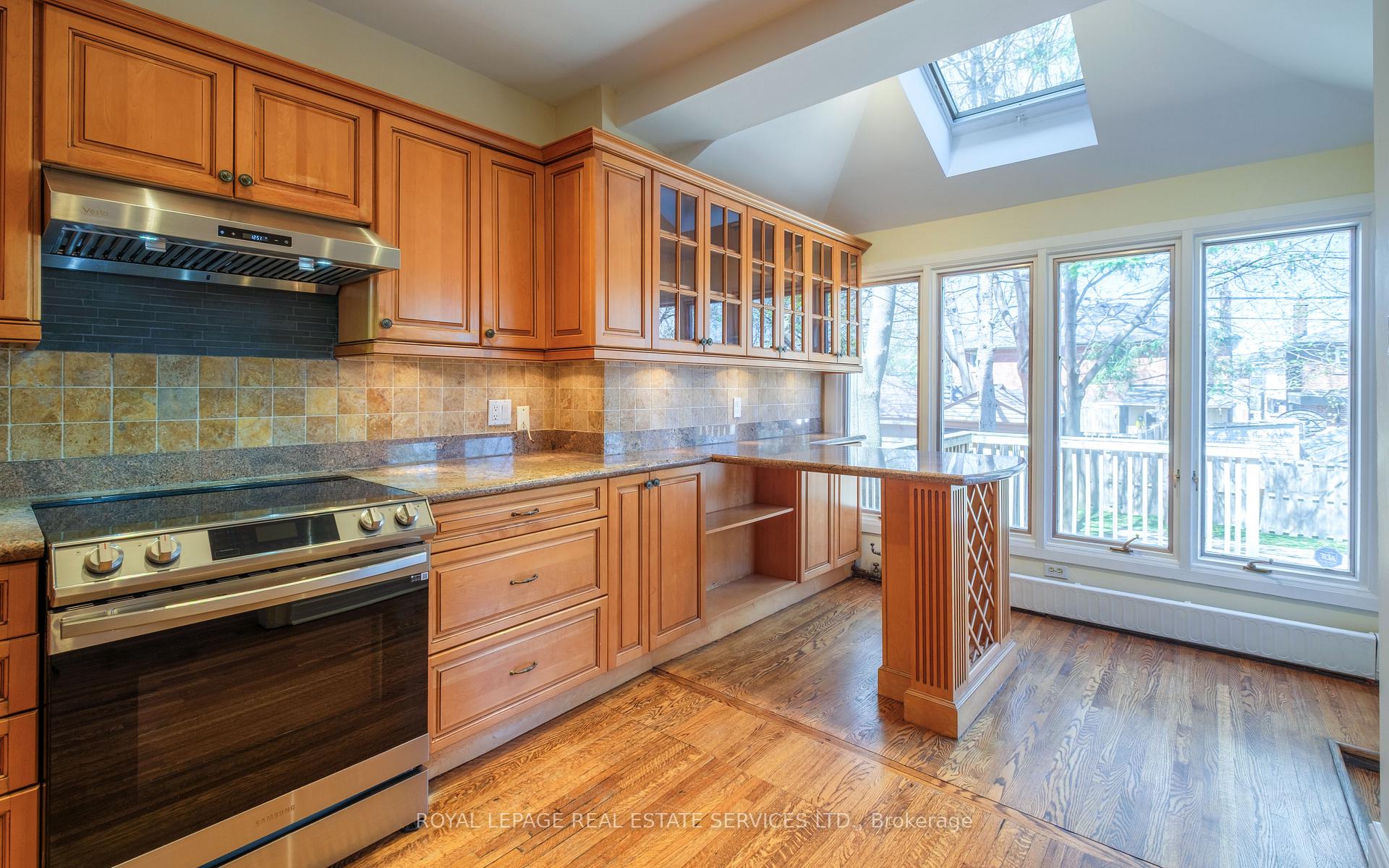 Photo 17 of 94 Chudleigh Avenue, Toronto, Lawrence Park South — HOMEH