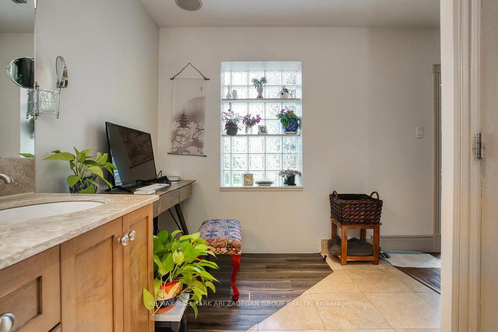 Photo 5 of 76 Don Valley Drive, Toronto, Broadview North — HOMEH