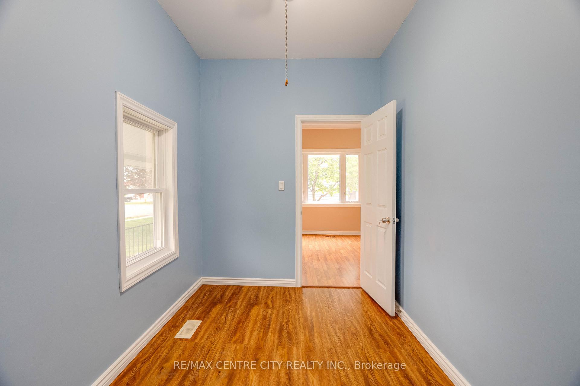 Photo 19 of 70 Scott Street W, Strathroy-Caradoc, SW — HOMEH