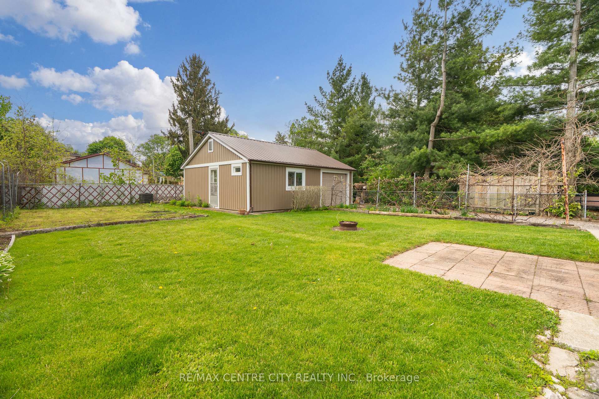 Photo 22 of 70 Scott Street W, Strathroy-Caradoc, SW — HOMEH