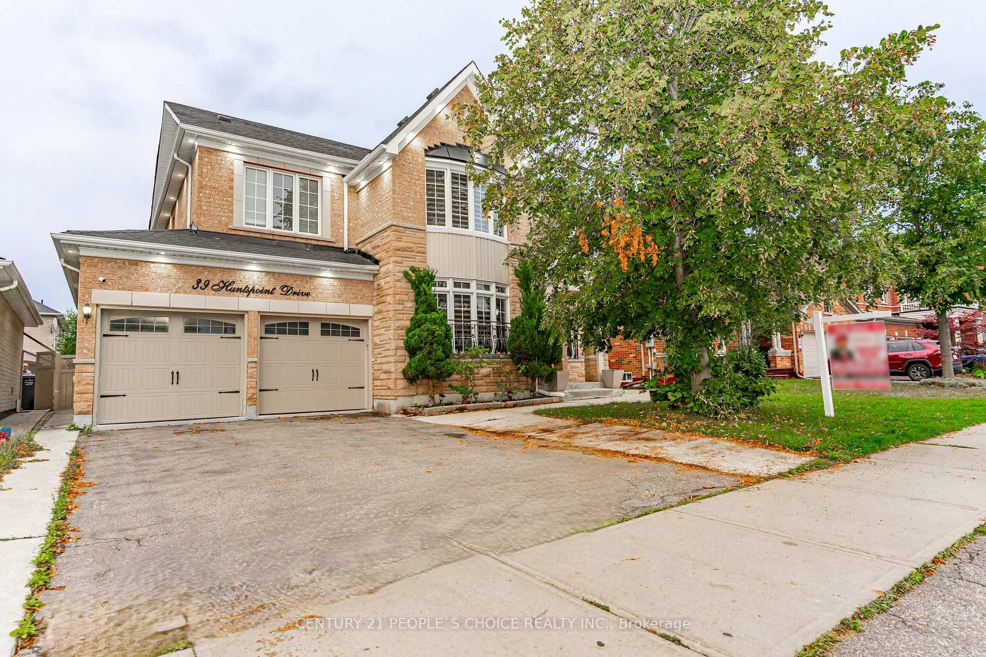 Photo 1 of 39 Huntspoint Drive, Brampton, Bram East — HOMEH