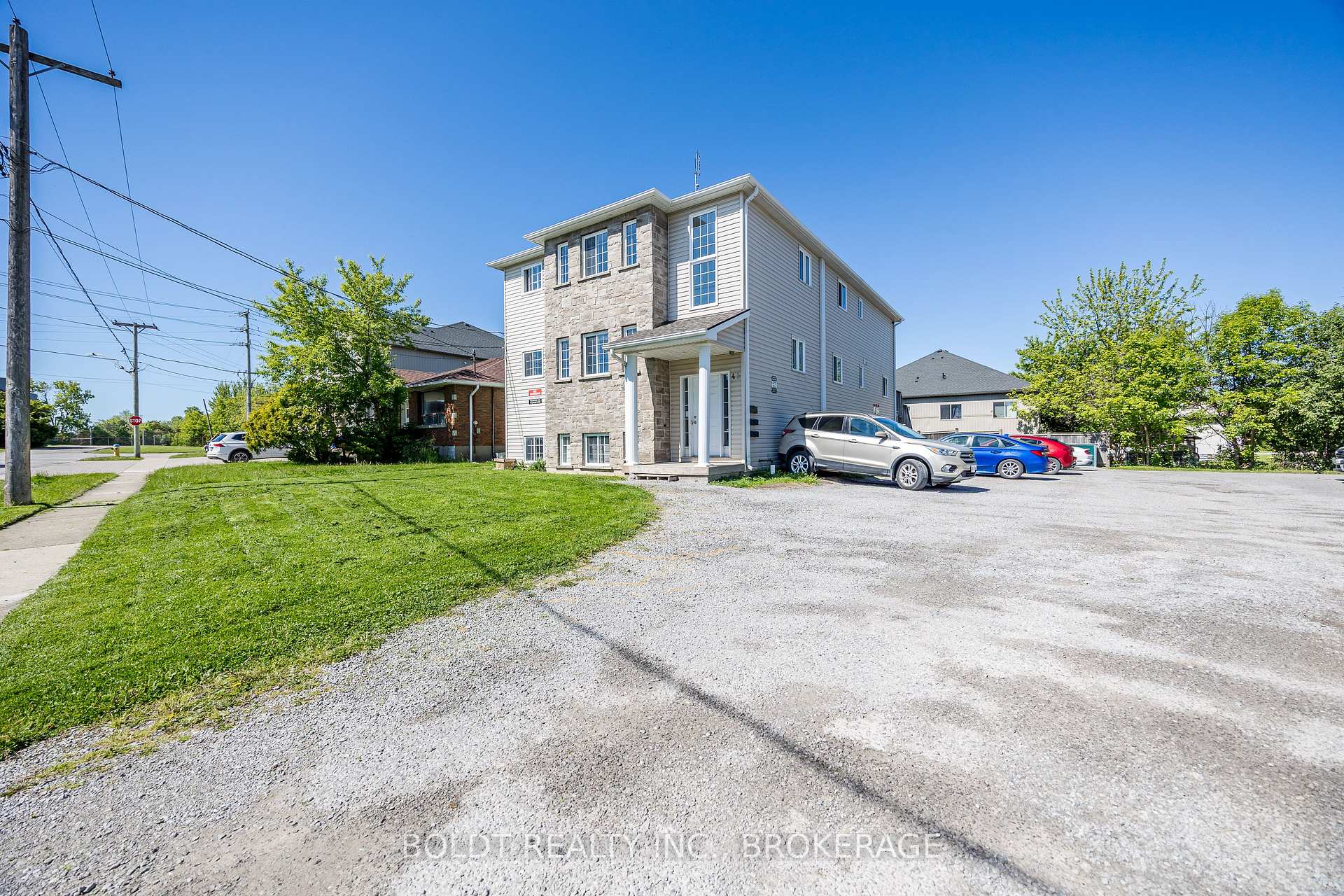 Photo 3 of 43 Cleveland Street, Thorold, Thorold Downtown — HOMEH