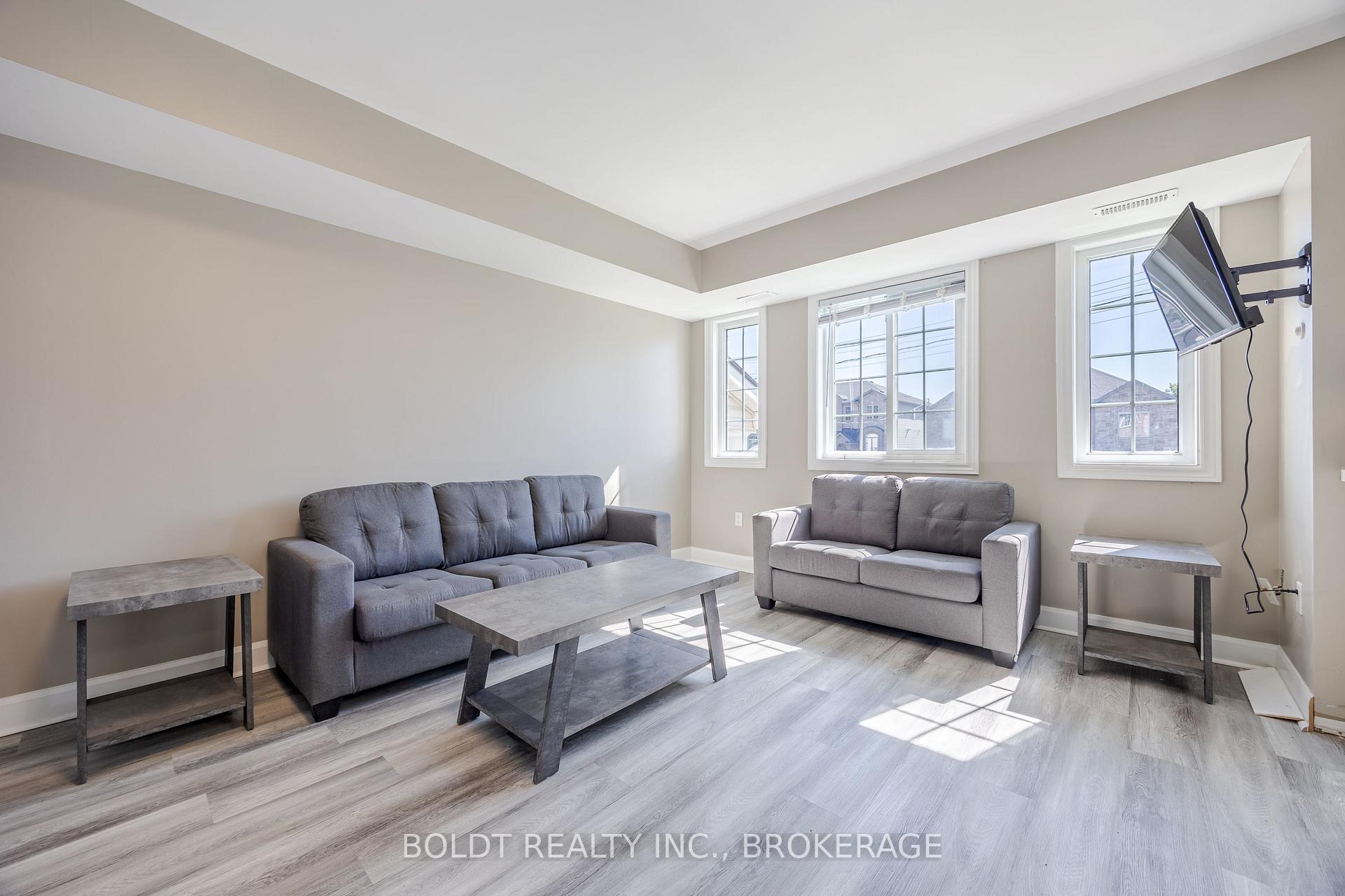 Photo 5 of 43 Cleveland Street, Thorold, Thorold Downtown — HOMEH