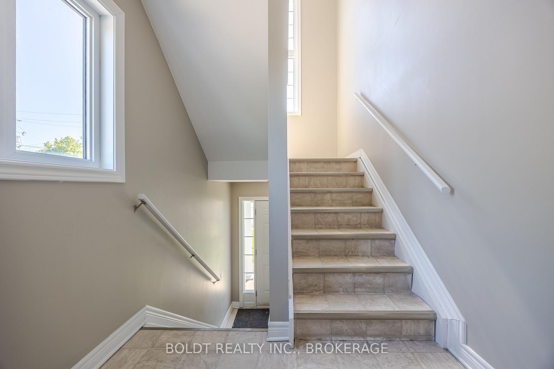 Photo 13 of 43 Cleveland Street, Thorold, Thorold Downtown — HOMEH