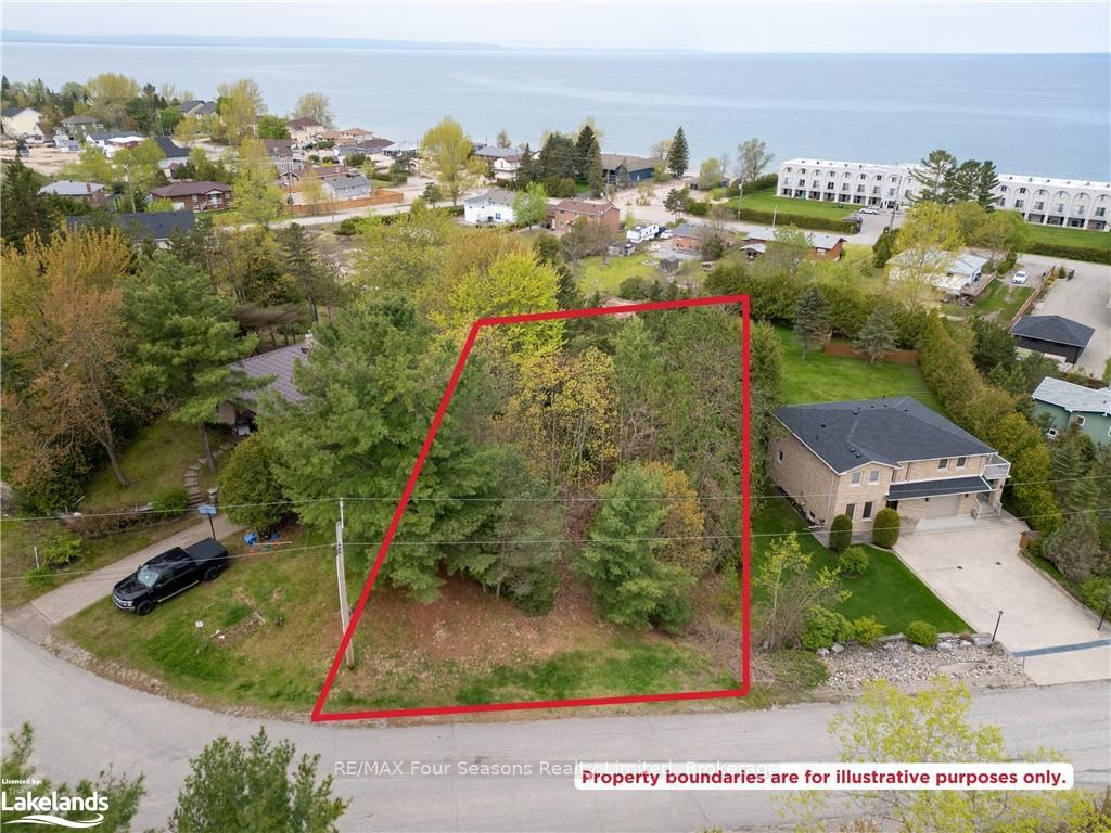 Photo 2 of 10 Lorrie Crescent, Tiny, Rural Tiny — HOMEH