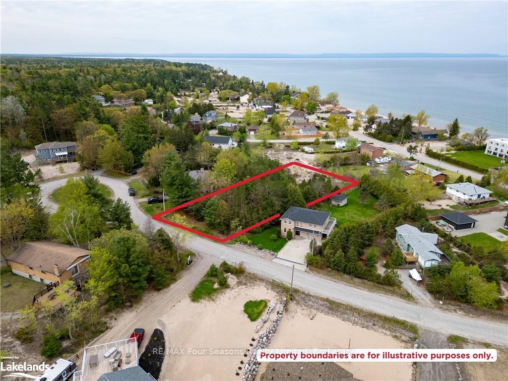 Photo 3 of 10 Lorrie Crescent, Tiny, Rural Tiny — HOMEH