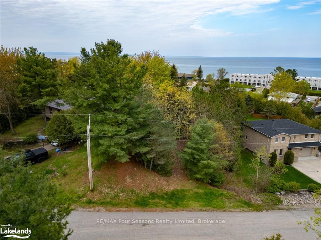 Photo 7 of 10 Lorrie Crescent, Tiny, Rural Tiny — HOMEH