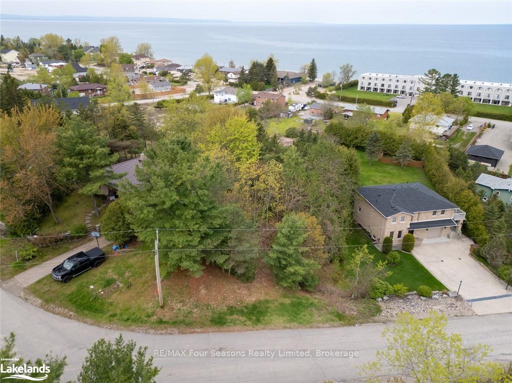 Photo 8 of 10 Lorrie Crescent, Tiny, Rural Tiny — HOMEH